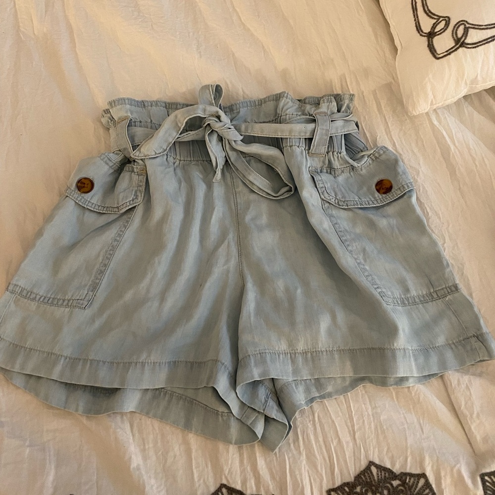 High rise flowy shorts